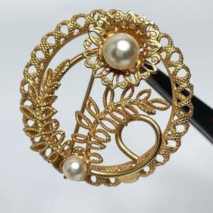Vintage Gold Plated Faux Pearl Flower Circle Brooch Pin  Cute Stunning Boho